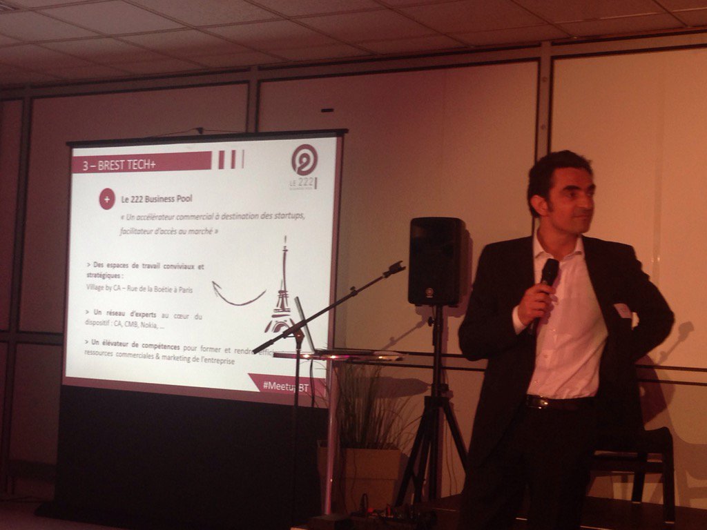 FTBrestPlus's tweet photo. @le222bp présente son Accelerateur @BrestTechPlus #meetupBT #lannion @BrestTechPlus https://t.co/IUR8fixoBq