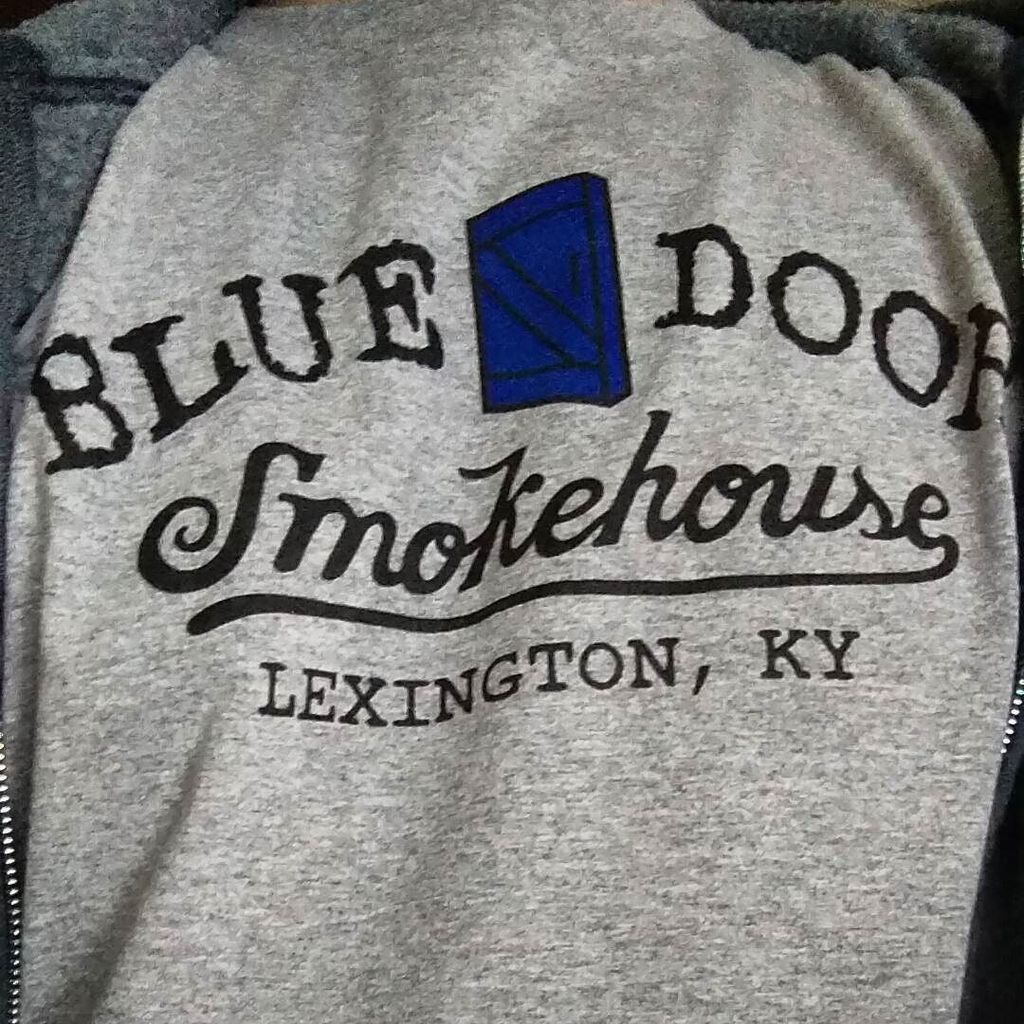 kentuckyrambles's tweet photo. Reppin' the best today, @bluedoorsmokehouse https://t.co/5TXAmpOm2b