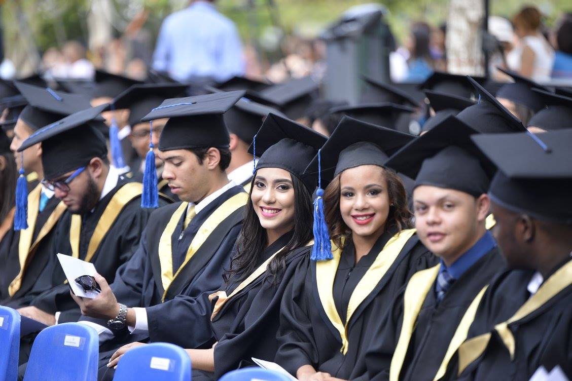 PostgradoPUCMM's tweet photo. Estamos en graduación...  |sábado 9 de abril de 2016| https://t.co/GNIYGoY77l ¡haz click para ver detalles! https://t.co/1E15fWkuQL