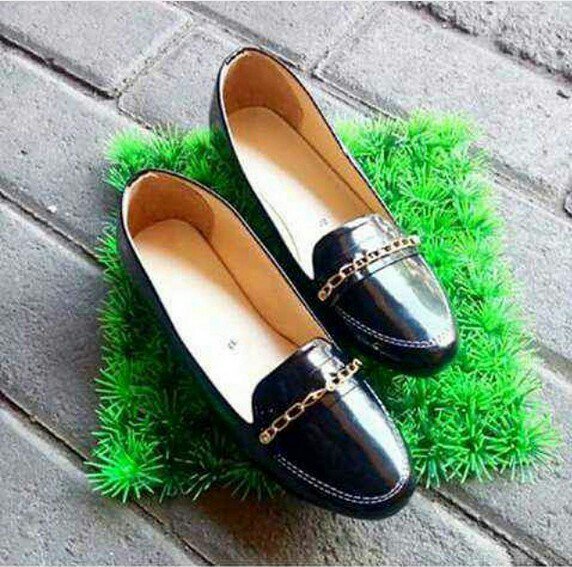SEPATU CANTIK 50K! tweet media