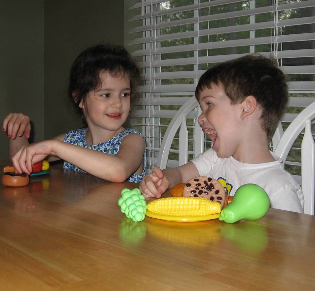 EspinosaJoey's tweet photo. Practicing table manners. I often think we need to revisit this. #tbt #elbowsoffthetable #… https://t.co/QyVR2zw1QD https://t.co/6C63HapYxL
