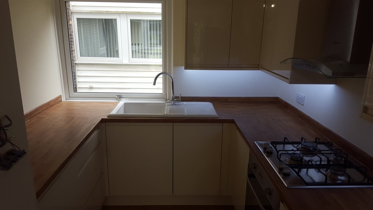 SelfeCarpentry tweet picture