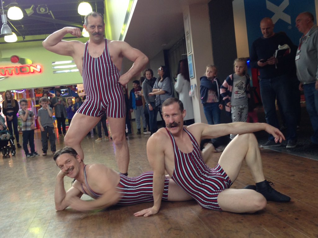 <a href="/AcroChaps/">The Acro-Chaps</a> have arrived! <a href="/GravityXscape/">gravityyorkshire</a> @CineworldCas <a href="/XploreCAS/">XploreCAS</a> - they'll be dropping in today!