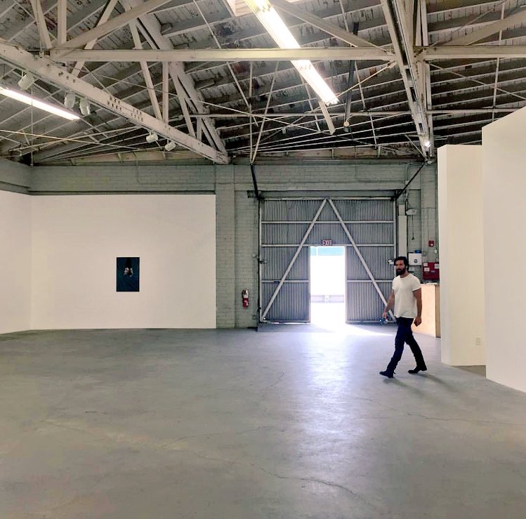 FollowAidT's tweet photo. #AidanTurner enjoying art in LA https://t.co/qrdHFNO0tL Thx to AboutBeingAidan on FB for the find! https://t.co/nObQ7Hyt64