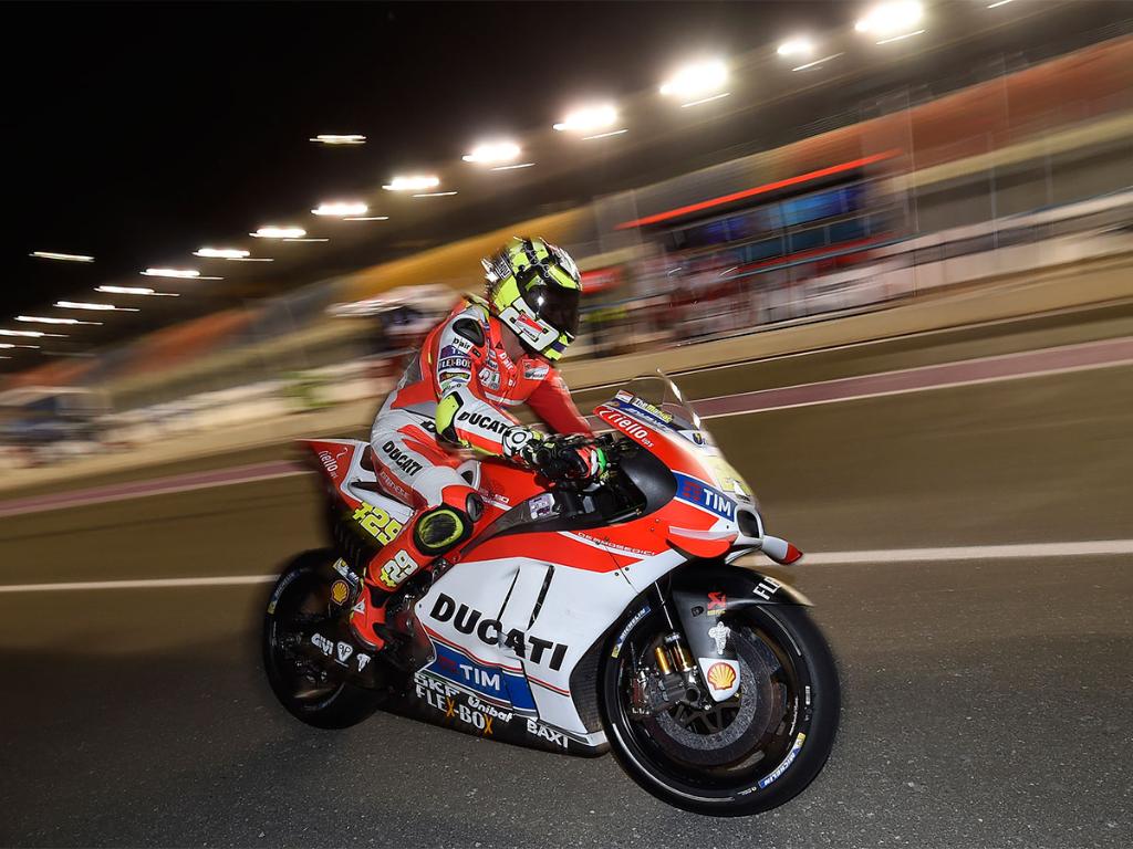 ShellMotorsport's tweet image. #MotoGP @circuitamericas next. With speeds of upto 344km/h, #ShellAdvance has a vital role to protect the engine!
