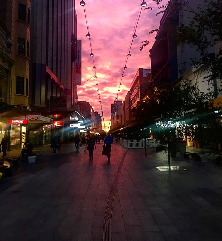Theadelaideset's tweet photo. ADELAIDE YOU ARE BEAUTIFUL π thanks for this snap @elizajean91 #TheAdelaideSet #SAGreat #SALocal #AdelaideLifeStyle https://t.co/Q0XcBNqEiT