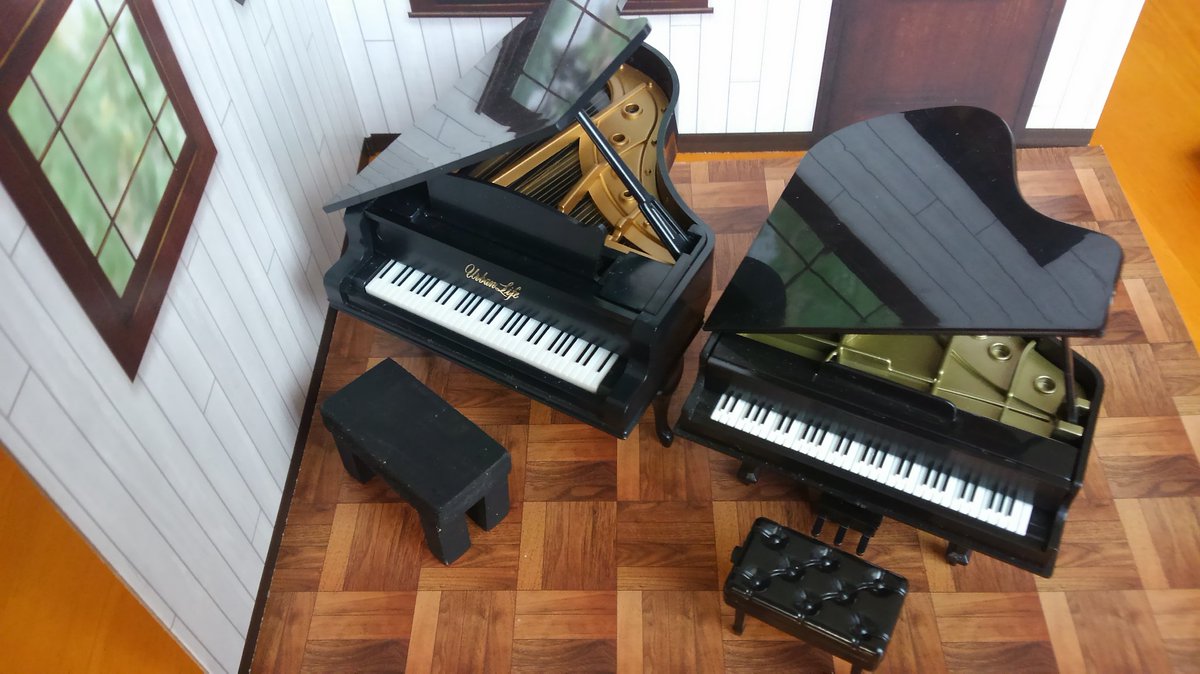 Nori Nori Ar Twitter シルバニアファミリー グランドピアノ このグランドピアノはシルバニア です リサイクルショップでゲットしましたが 残念ながら椅子とペダルが欠品です 椅子は適当に作りました ポーズスケルトンのグランドピアノとサイズ比較 T Co