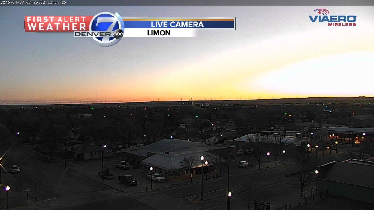 FirstAlert7's tweet photo. Gorgeous start to our day! Crystal clear skies in #Limon this morning. #BrightDrive #cowx @DenverChannel https://t.co/iMIezFloVw