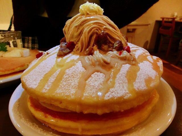 nyusannkin's tweet photo. カロリーなんて忘れちゃえ！「デカ盛りスイーツ」が美味しい東京都内の5店 https://t.co/S9nvGkRnYp https://t.co/ix8AK0r7ju