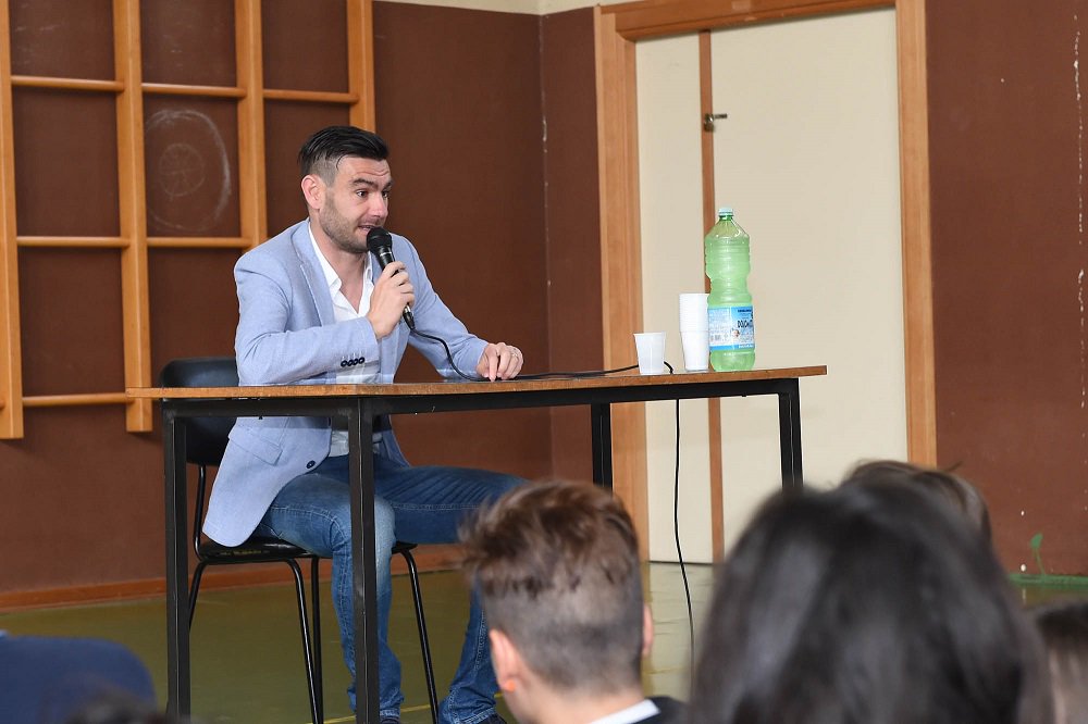 Novara__1908's tweet photo. @10buba10 per parlare di autismo, Da Costa per raccontarsi: la mattinata degli Azzurri  
https://t.co/SwpajZ2Sj8 https://t.co/EUKIgd7mQ0