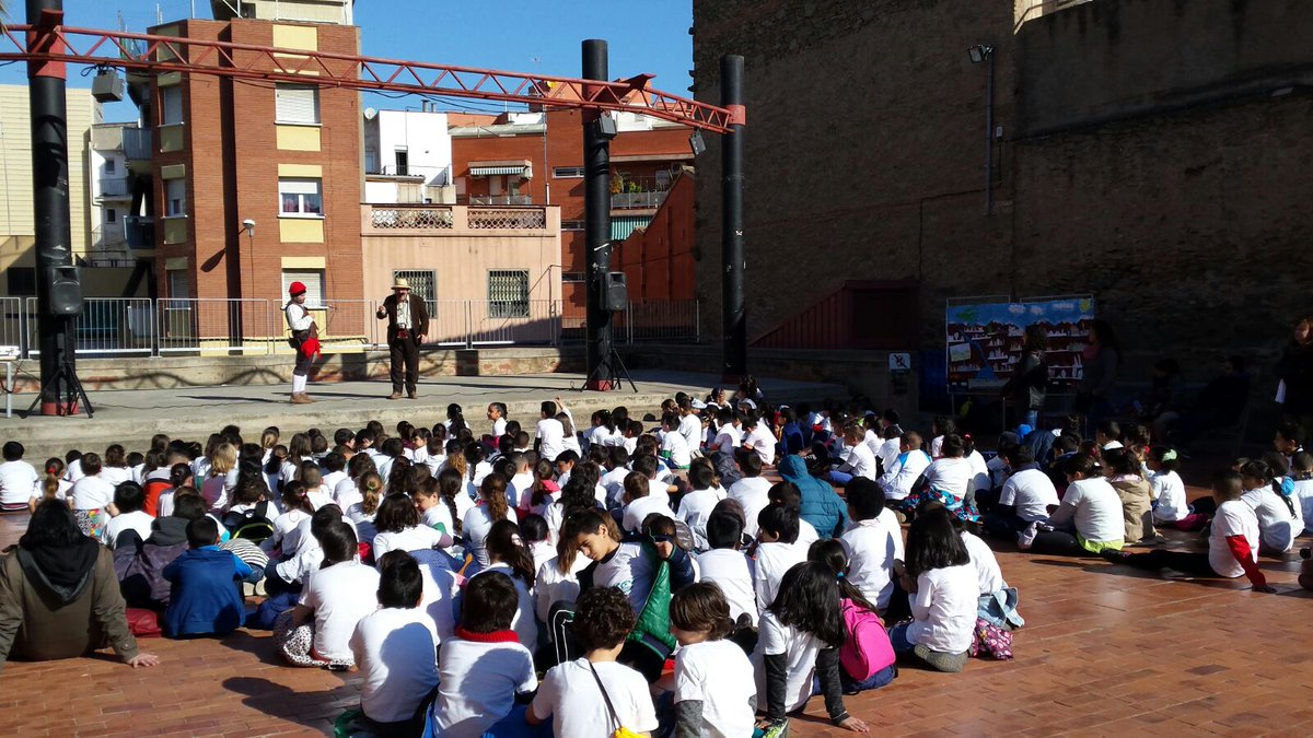 scgramenet's tweet photo. "La ciutat que jo vull" amb els infants de #santacoloma del #ImaginaPAM 2016/2019 al @mas_fonollar https://t.co/Nf998zGlKr