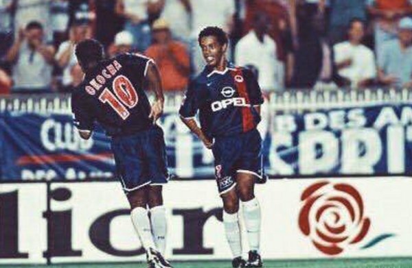 Footballfunnys على تويتر Jay Jay Okocha And Ronaldinho Were At Psg Before It Was Cool T Co Mddp6xp07d