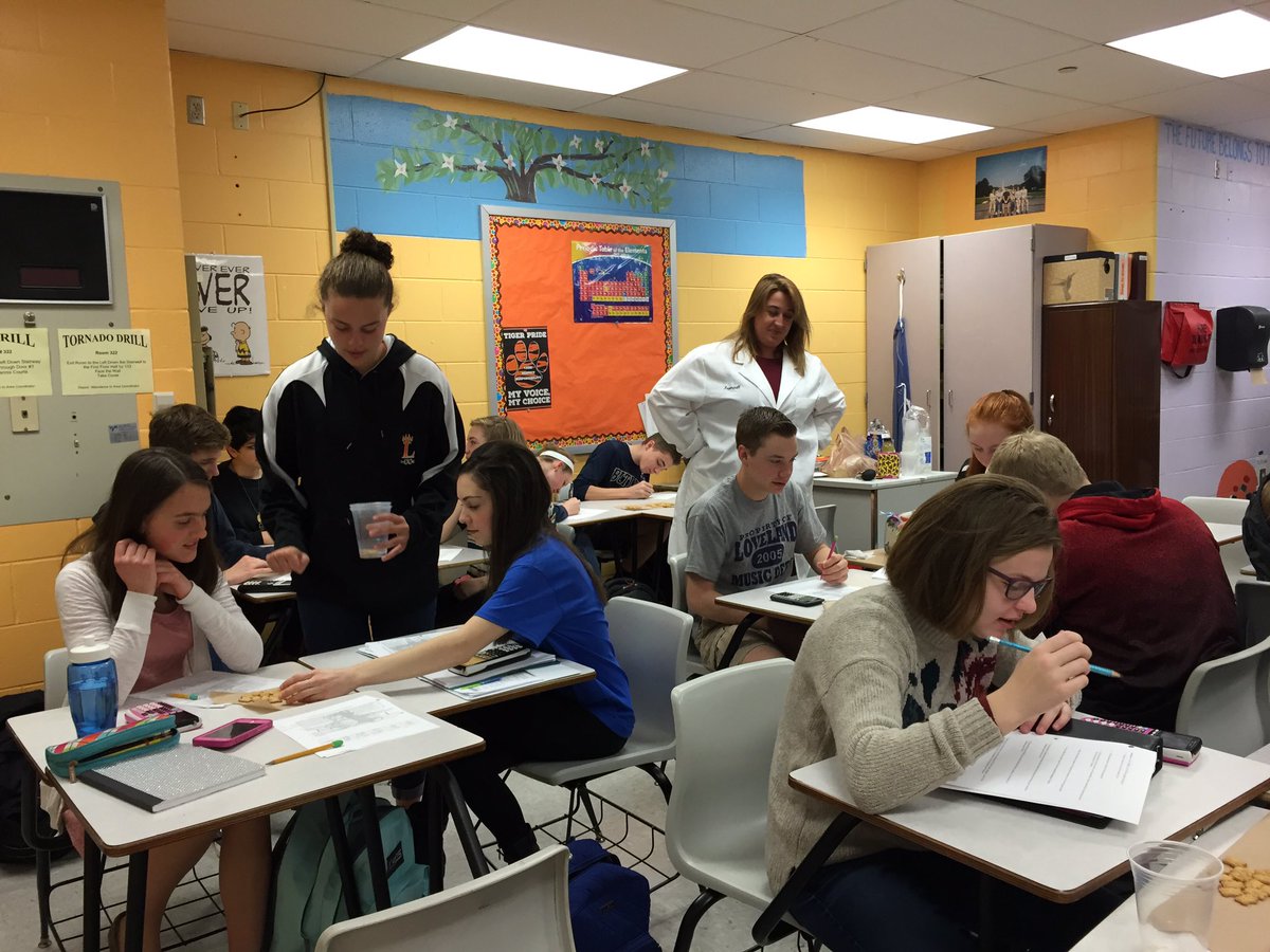 Loveland_HS's tweet photo. Scientists everywhere -Chem, Biotech, Biology! Experimenting with bear populations, gels, chemicals. #LHSClassroom https://t.co/INIkxSLOM8