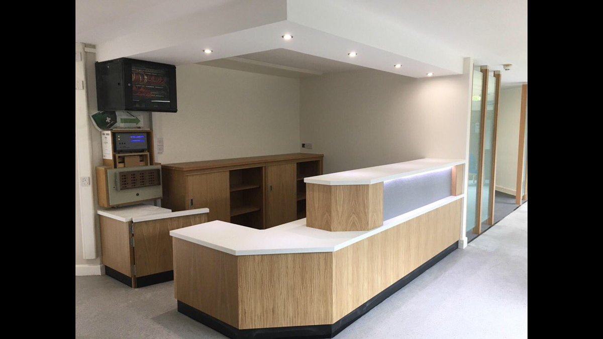 SnowdonSimon's tweet photo. Just completed looking stunning #corian #beautifulsurface #bespokecounters #bespokejoinery #unique https://t.co/PWkwDI910Y