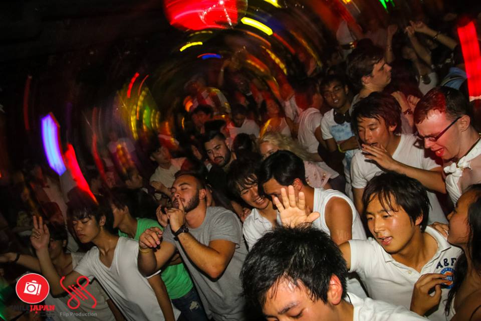 flipprods's tweet photo. #flipproduction Throwback- White Gold Toga Party
東京で初めて行われるトーガパーティでした!!頭が吹き飛ぶような体験を忘れるな! #clubbing #togaparty #toga https://t.co/IbzC5NBDVN