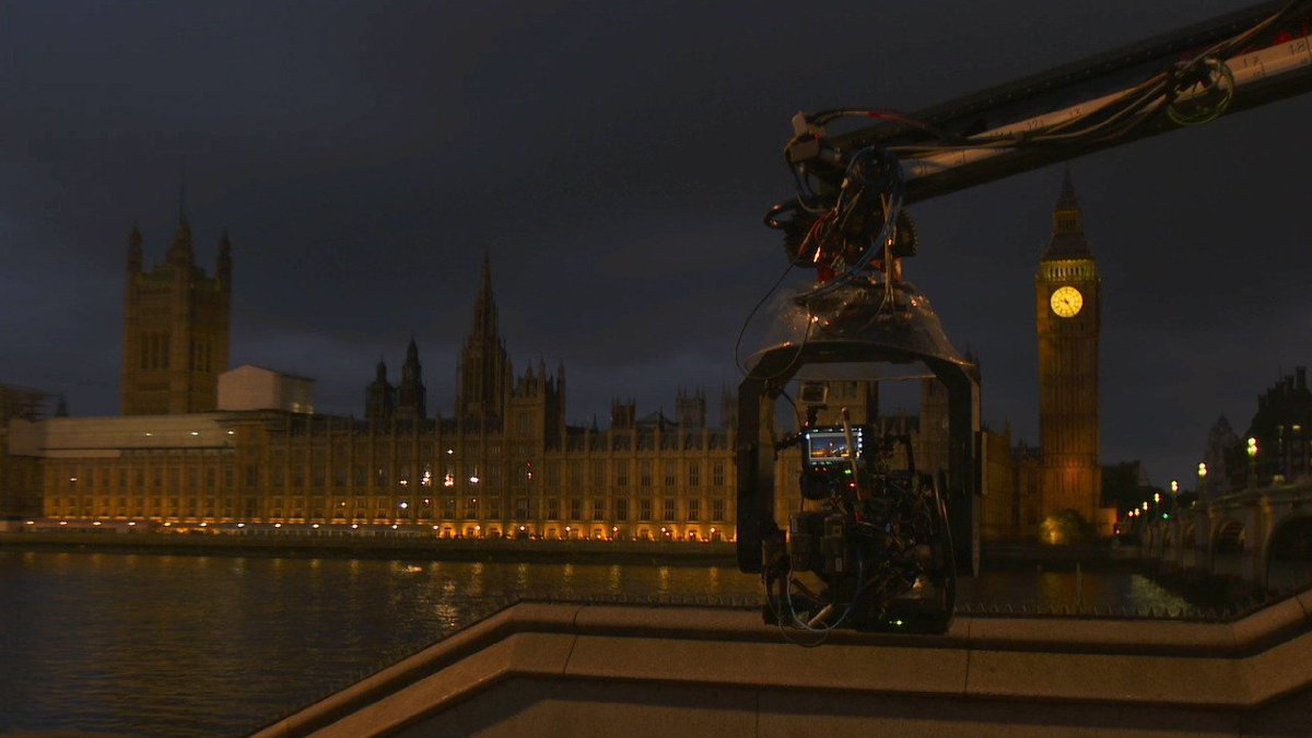 VisitBritain_JP's tweet photo. #SPECTRE にも登場するイギリスの素敵な場所はこちらからチェック! #HomeofBond https://t.co/LhxuoPFqQH https://t.co/x62zWGYSKk