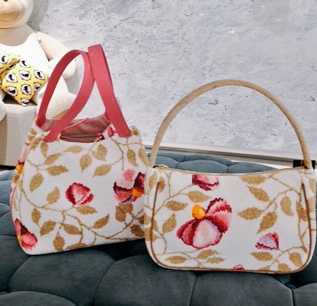 Uzivatel フェイラー Feiler Na Twitteru フェイラー銀座本店 4月9日発売 フェイラー銀座本店限定 柄レーヌの新作バッグ 19 440 右 30 240 左 銀座本店とフェイラー公式オンラインショップのみの販売です フェイラー銀座本店 限定 レーヌ T Co