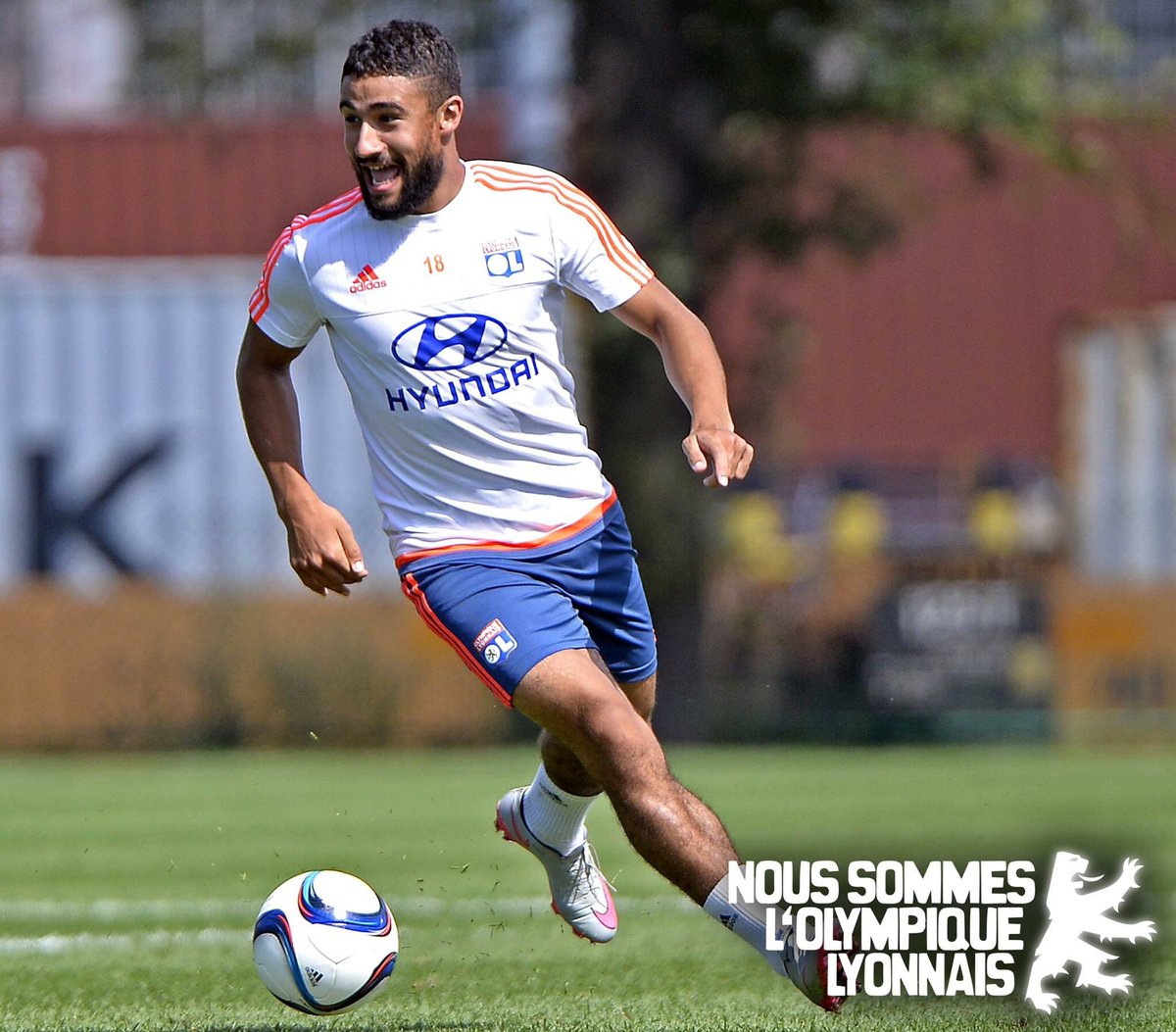 NabilFekir's tweet photo. Je peux vous le confirmer de manière officielle : je suis sur la liste Montpellier-OL 👊🏼⚡️ #DeRetour #TeamOL https://t.co/lwRWudIzkR
