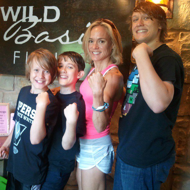 TheFitFork's tweet photo. Workout as a family! #keepingfitfun Healthy Texas Week @ItsTimeTx #HTW2016 https://t.co/ajIuaiZJIL