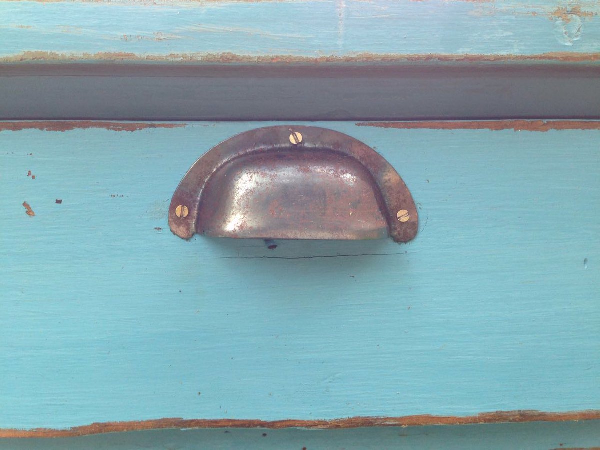 SCorreaDeco's tweet photo. Hermosa mesa antigua estilo campo! #vintage https://t.co/lp3lfsI8TV