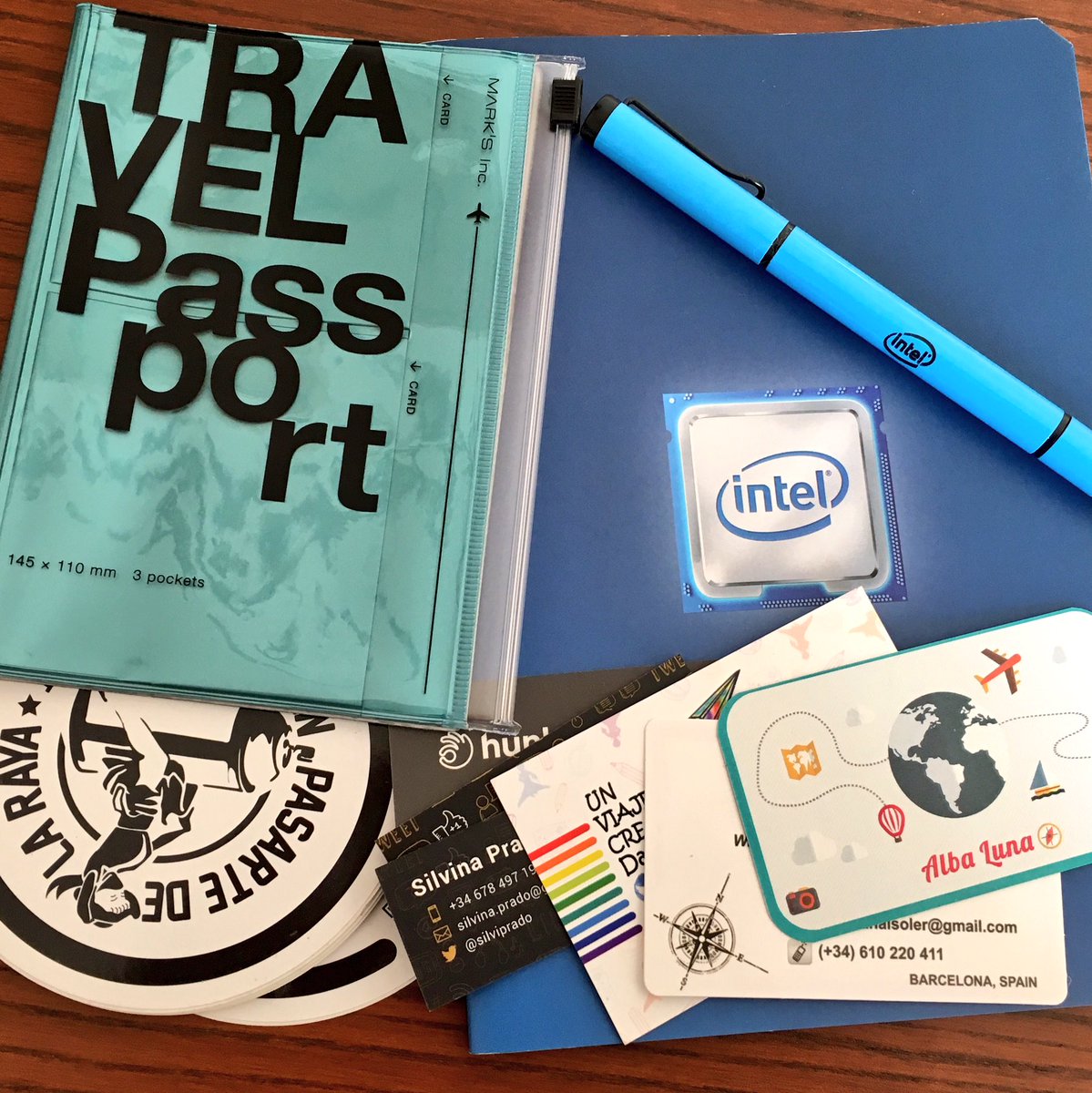 SilviPrado's tweet photo. Una mañana muy productiva y en buena compañía 😊 Gracias a @MindfulTravel_ y @Intel_Spain #IntelCafe #nosinmi2en1 https://t.co/SR5Yxrywwq