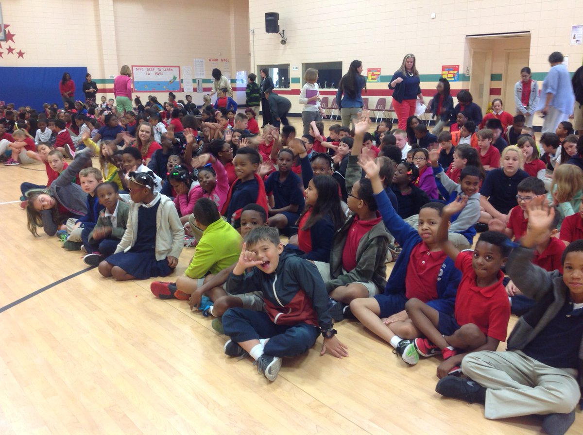 loving3rdJME's tweet photo. getting ready for our GMAS pep rally😀 https://t.co/utPCQBYyKV