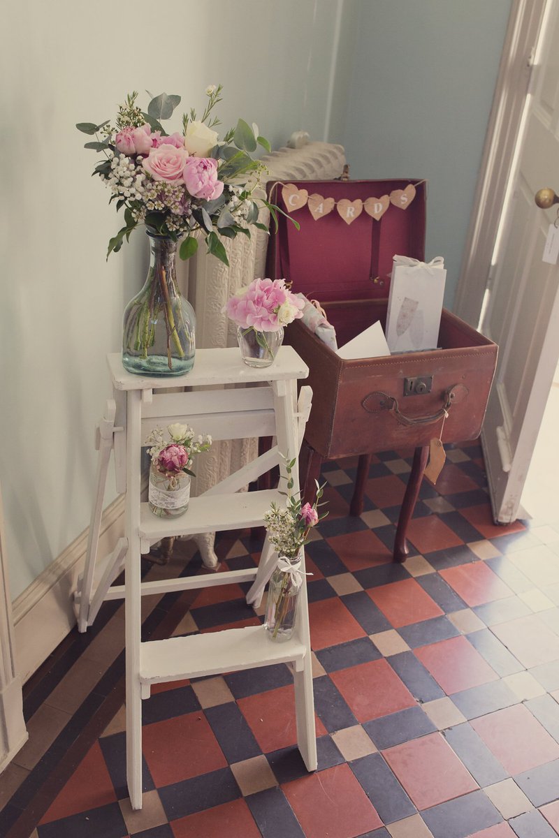 jamjarsandjoy's tweet photo. Hire our beautiful decorations to add that vintage look to your wedding! #vintage #wedding https://t.co/6wJkoblGFA