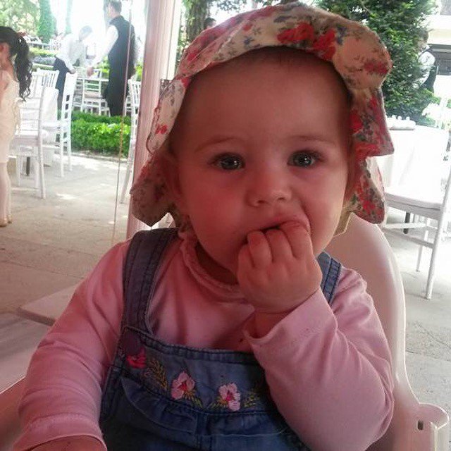 Şu anda BU TWEETİ gördüyseniz 
RT yapabilir misiniz Lütfen! 
>>Zaman daralıyor<< 
Minik Ferah İLİK bekliyor...