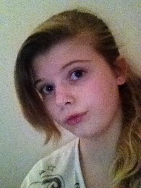 IzzyJodwilliams's tweet photo. Omg I just did it!! Survived a whole week Without being teased about my stupid fringe!!! #ProudAF https://t.co/2ux4Edqx7f