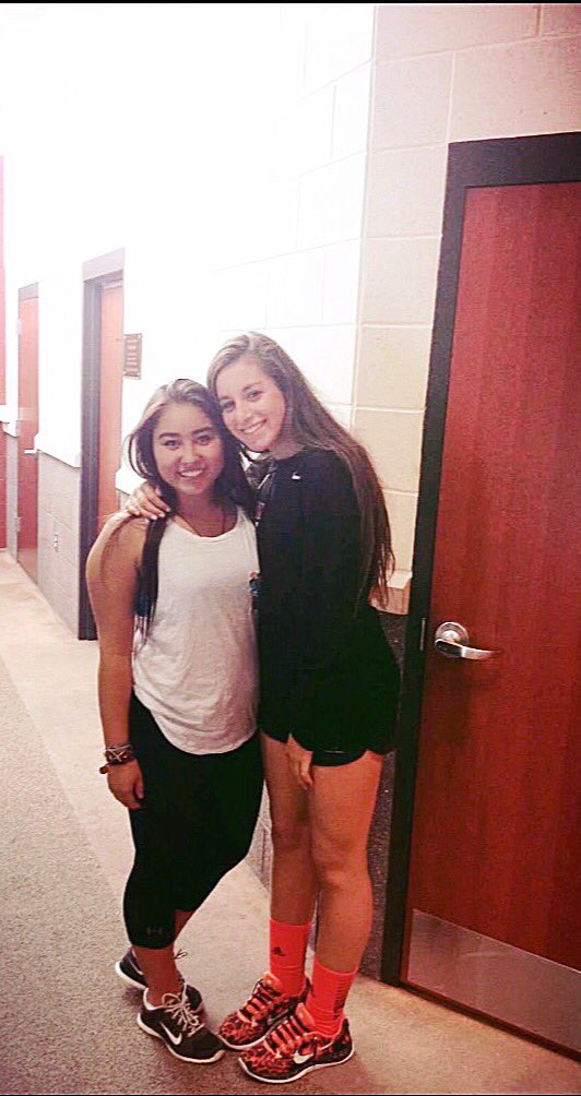 makeit_reina00's tweet photo. HBD to my little sabs 🌻 wish I was there to celebrate :(( Imy &amp; your craziness 💕💗 @_sabsssxo https://t.co/iu2gU8sC6t