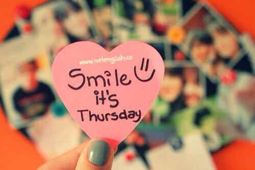 NetEnglishCo's tweet photo. "Sonríe, hoy es jueves."  https://t.co/q4jrJMOo6q #NetEnglish #CursoDeInglesPersonalizado https://t.co/TkaYYcTmso