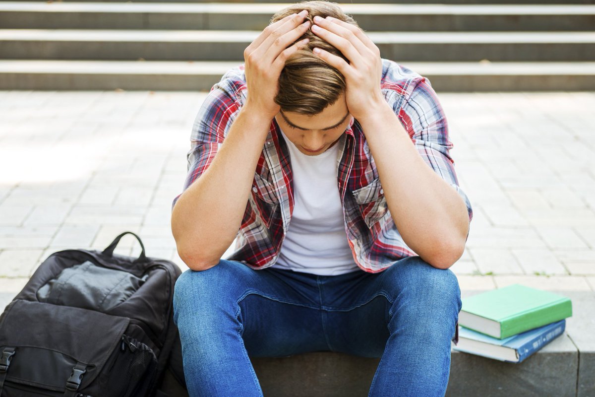HarvardHealth's tweet photo. Researchers find that anti-depressants might not be as safe for teens as once thought: https://t.co/gyHRYImY8p https://t.co/OFpX0GDP6d