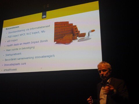 icthealth_NL's tweet photo. Wat kan de overheid doen, behalve niet in de weg lopen? @Gelle1 #zict2016 https://t.co/98dF2hf0tx
