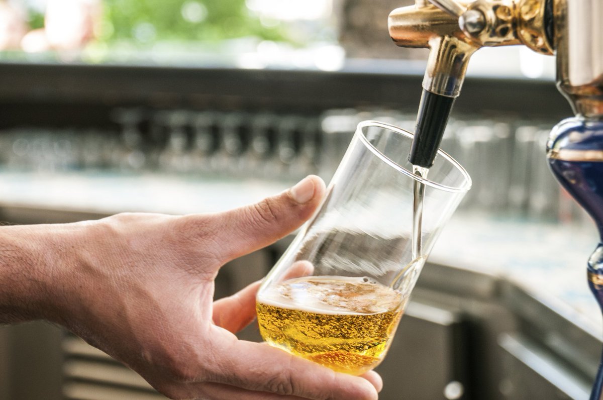 WalthamMarriott's tweet photo. It's #NationalBeerDay for our American friends, lets help them celebrate with a cold one! #TempoBar https://t.co/eQAJlv8WBy