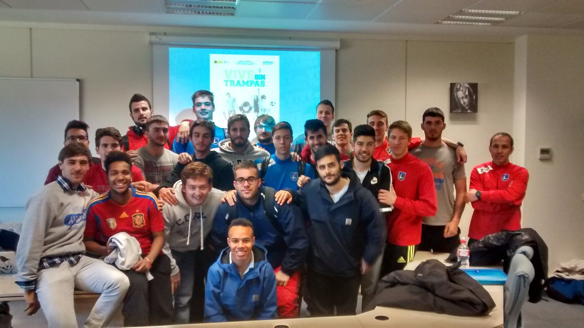 LGmzGarreCoach's tweet photo. Participación, interés, trabajo y actitud, buen final! Gracias al @CDTajamarTAFAD Programa #VST2016 de la @AEPSAD https://t.co/HytMKkbfvl