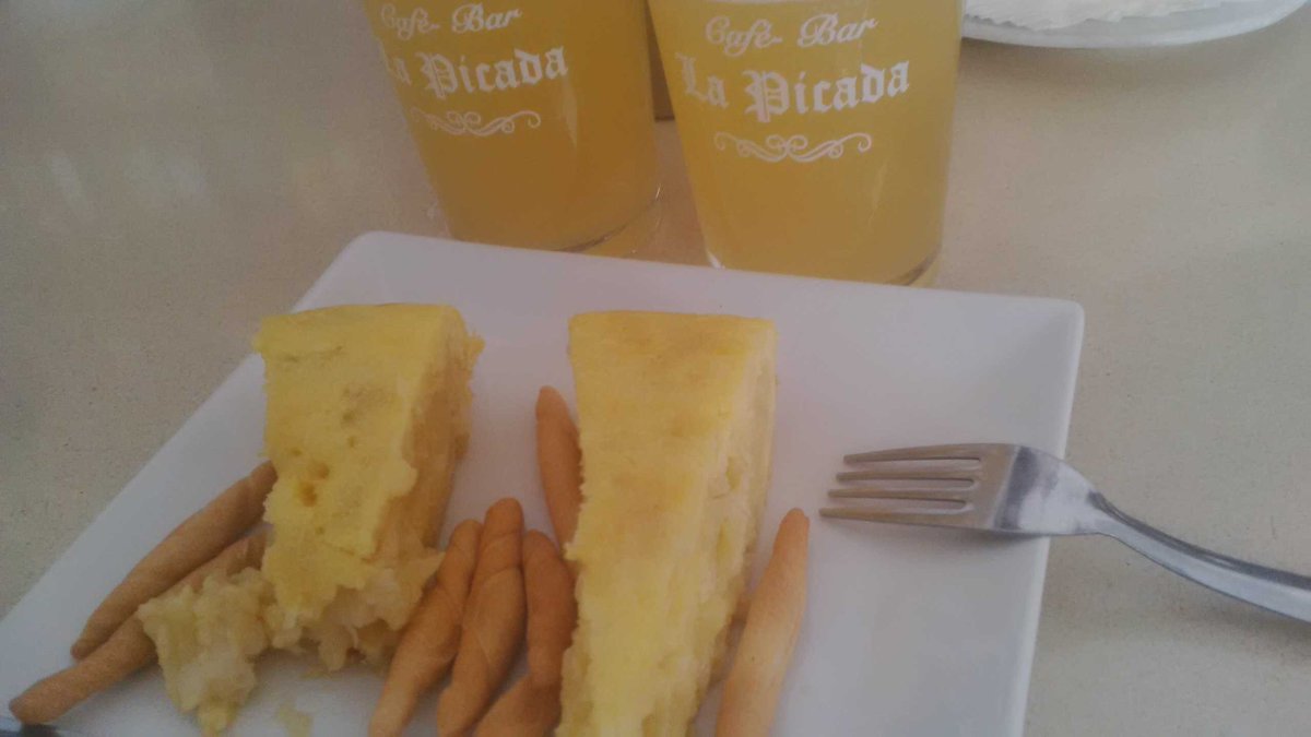 KOBRA27's tweet photo. Buenísima tortilla en @cafebarlapicada #tortillaVvaSerena16 https://t.co/ortn4AnsBL