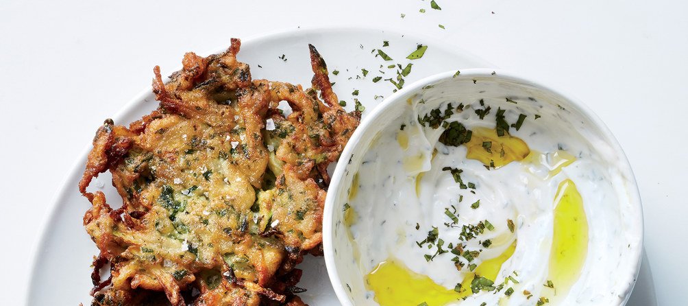 epicurious's tweet image. Use garlic like you mean it: trib.al/MIj5uYC