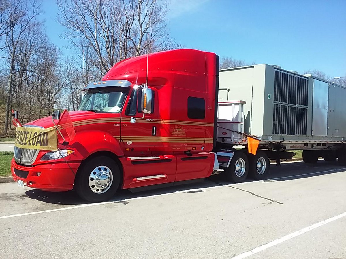 PVTDispatch's tweet image. Flatbed driver Charley delivering an oversized load of HVAC systems.
#nowhiring
#OTRdrivers