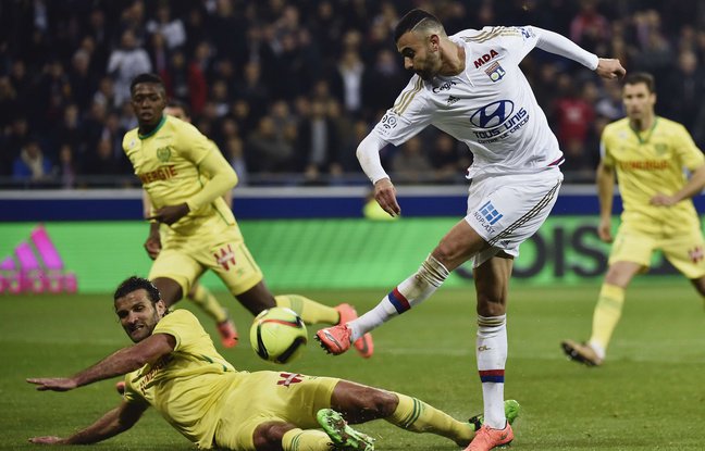 ICISPORTLeClub's tweet image. .@GhezzalR, élu joueur du mois par les internautes d&apos;#Olweb ! bit.ly/1qqUiJm #OL #Foot