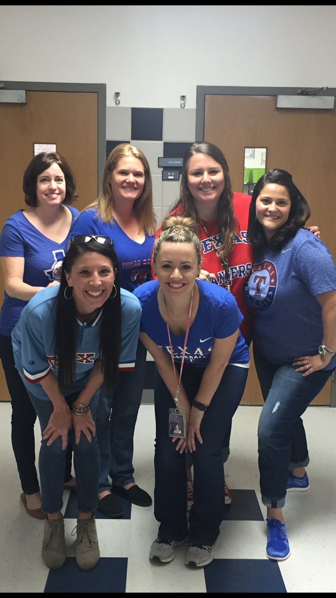 DES_3rd's tweet photo. Teachers are ready for the @Rangers  field trip!!! #DESisBEST https://t.co/XwHvHun3fd