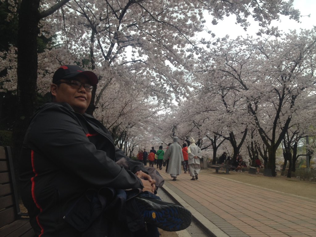 lab_jayson's tweet photo. Pix with cherry https://t.co/ZX5rRyP57l