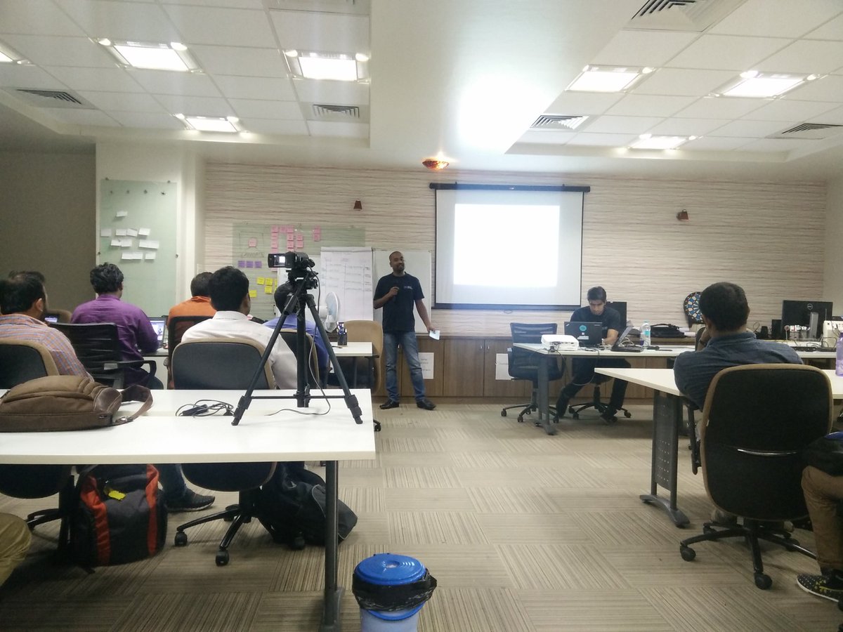 viveksd87's tweet image. Deepak Verma talking on problems in css! @expertalks #css #expertalks