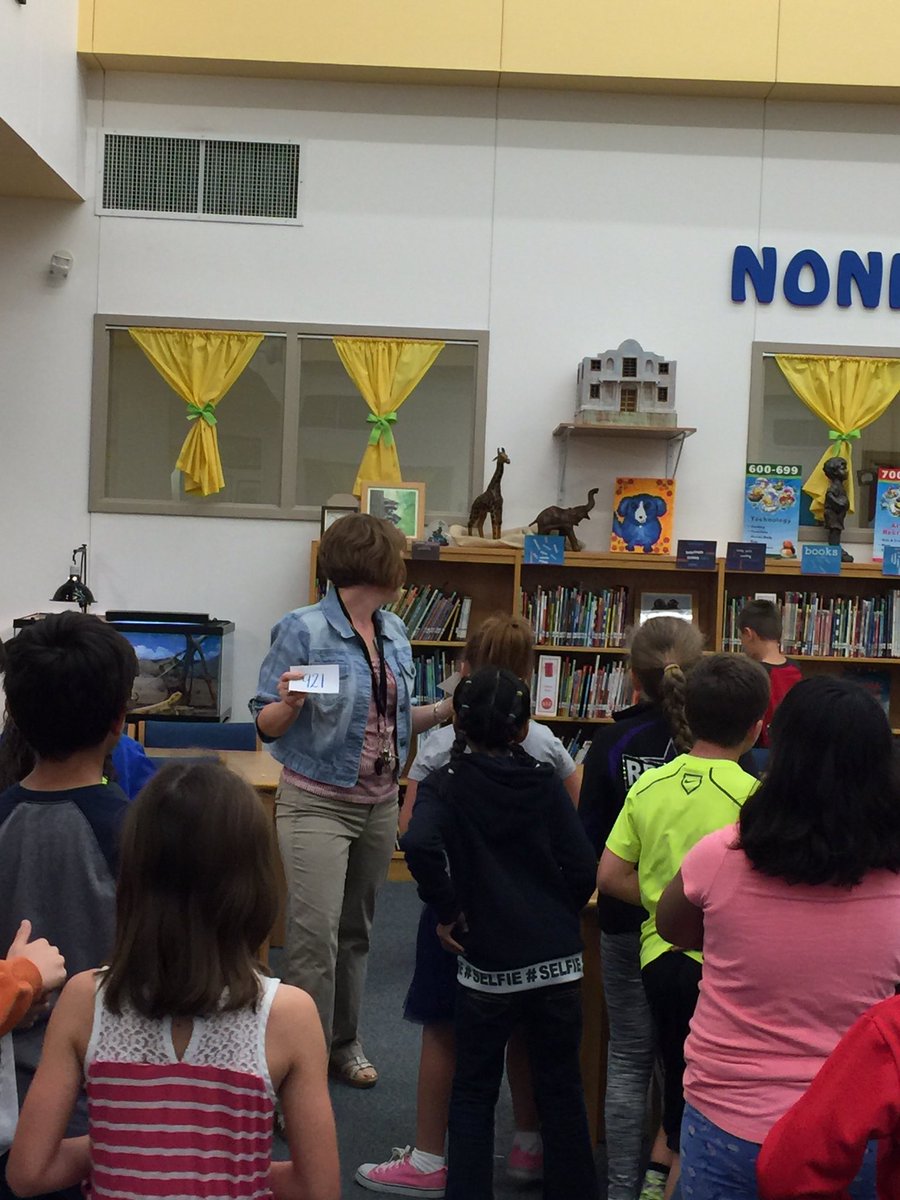 pullentiffany's tweet photo. Dewey Relay race in the library!  #mitchellmavs #teamgisd @RockstarLibrary @DyerrRob https://t.co/tbM7bJqNm0