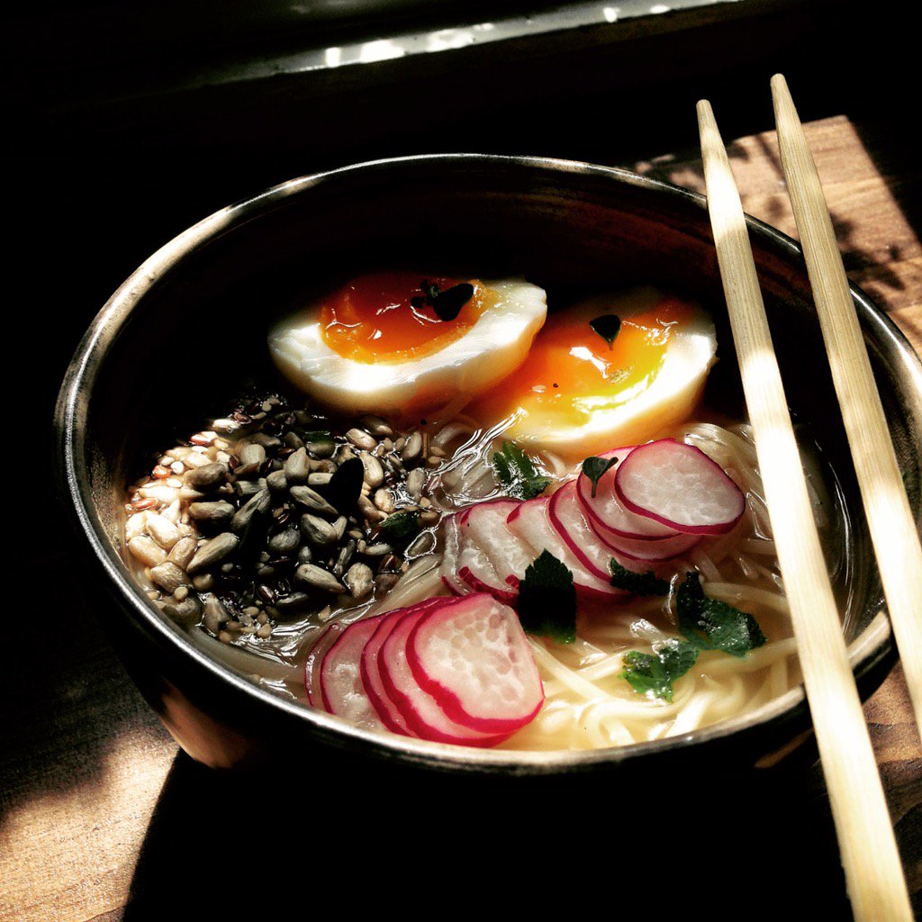 valemesy's tweet photo. #ramenhomemade #amoreperlacucina #cucinacomeformadarte #ramenexpress #saporinuovi #esperimenticulinari https://t.co/sJwY42yd2W