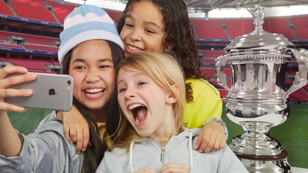 EnglandFootball's tweet image. Win an exclusive tour of @wembleystadium on #SSEWomensFACup Final day #ThisIsOurCup the-fa.com/e9rpWK
