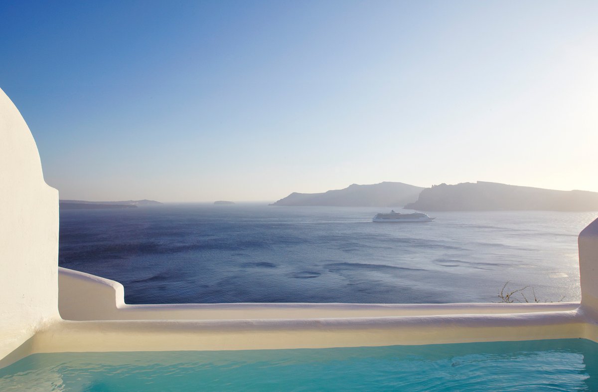 Mediteranique's tweet photo. Views from a private pool at the Kirini Suites &amp; Spa in #Santorini, #Greece https://t.co/nIuaCpLUQG #luxury #travel https://t.co/OuyZCqdkPx
