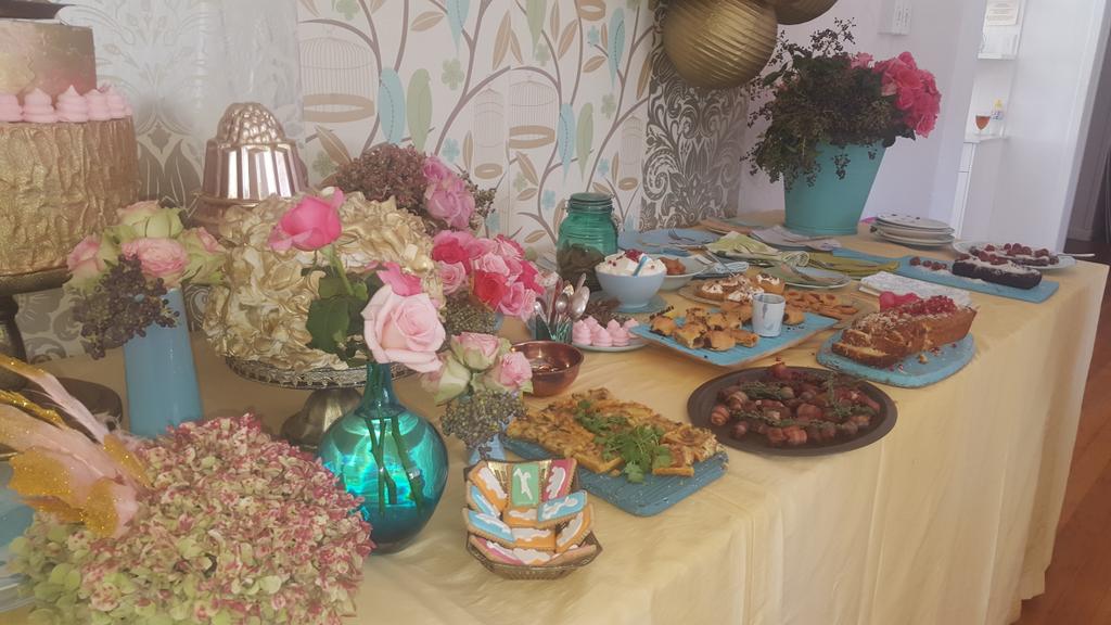 HaideeMuller's tweet photo. Wondersoete bekendstelling van @koekedoor. Dankie dankie @elizcloete @huiskok @Marilousguy @ChefTiaan https://t.co/TetXtEO5Q2