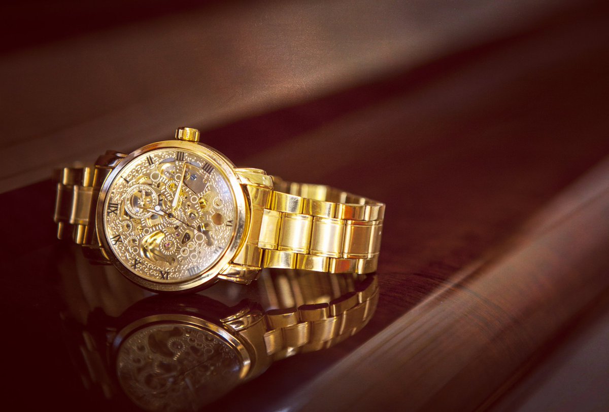 HouseOfKingsUk's tweet photo. The horus timepiece £50 https://t.co/JpKqrEANzk #goldwatch #goldwatches #goldenwatch #fashiononpoint  #wristcandy https://t.co/AxHTEx4KaY