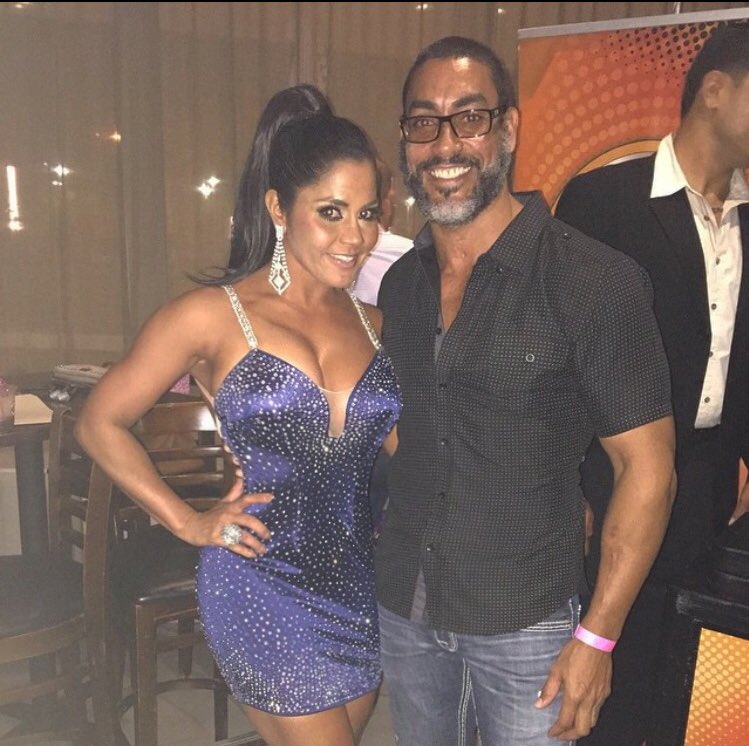 maripilyrivera's tweet photo. Vamos mis bellos seguidores continúemos. Votando por mi amigo @peter_hance para que gane @GranHermanoUS 👇🏾👇🏾👇🏾 https://t.co/q62K1uHGVQ