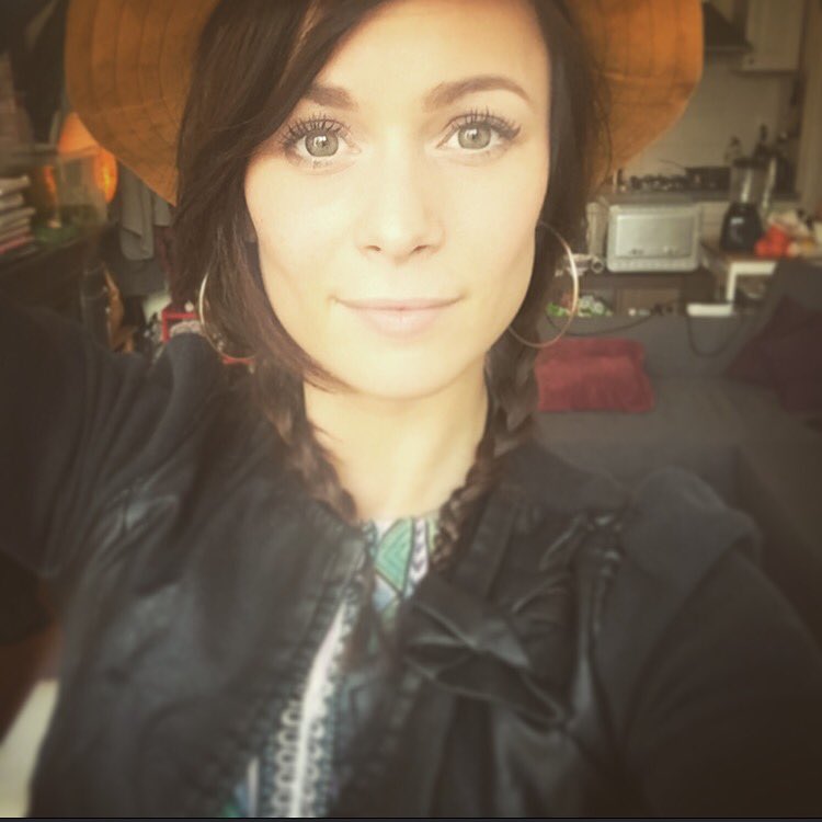 singermayalisa's tweet photo. Just got my dreamjob: a theatretour with singing solo with Chris Hinze in 2017!!!! #chrishinze #theatreshow https://t.co/kQZkbalrcO